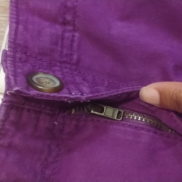 Old Navy Women Size 2 Favorite Purple Khakis Short - Picture 5 of 15